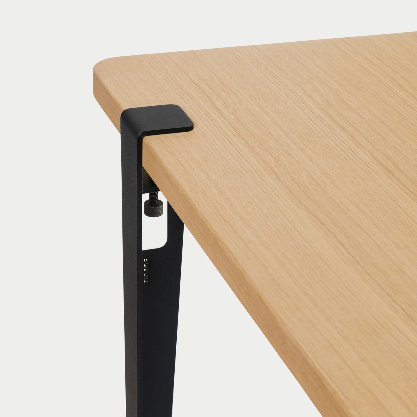 Bureau moderne – Plateau en bois naturel & pieds métalliques robustes