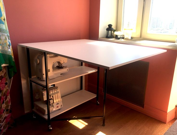 Table de Couture & Découpe Professionnelle – Robustesse, Espace et Confort